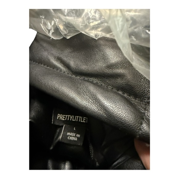 PrettyLittleThing Black Faux Leather Puffer Jacket – Size Large – NWT - Picture 6 of 6